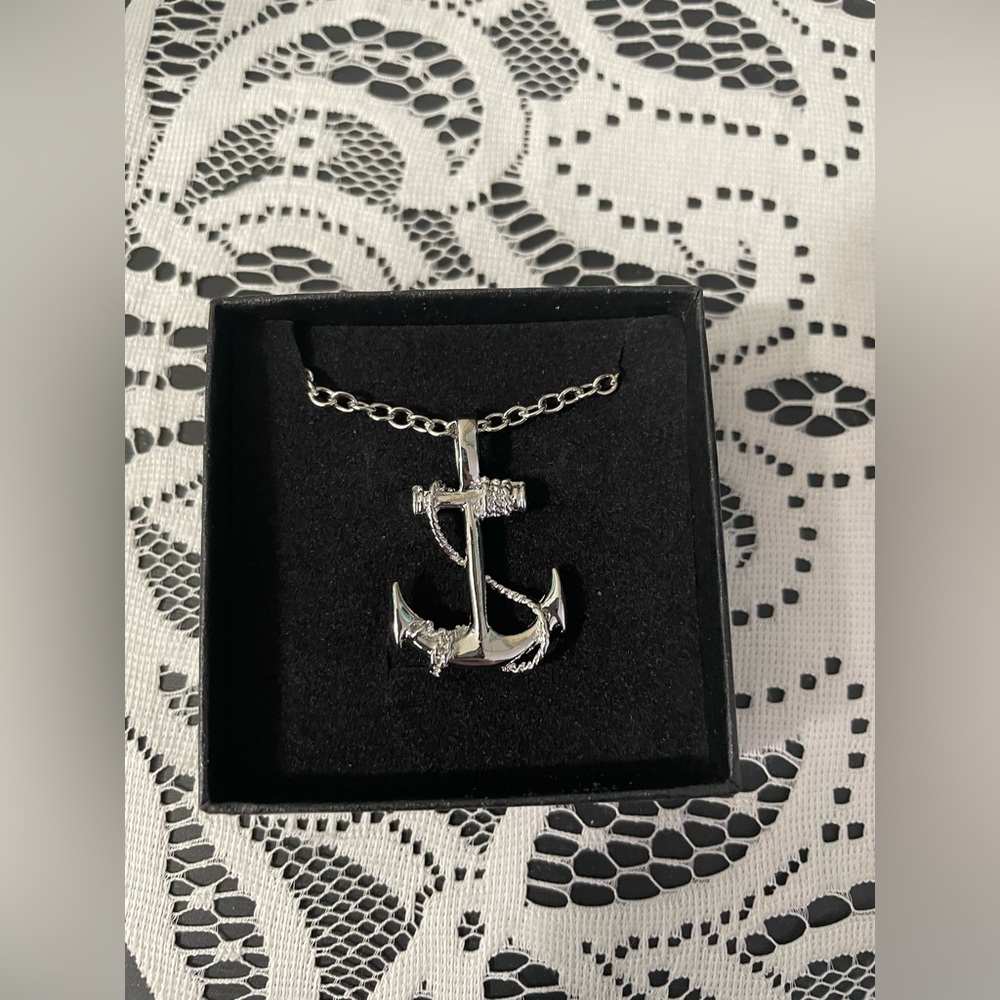 🆕 Silvertone Anchor Pendant Chain/Necklace